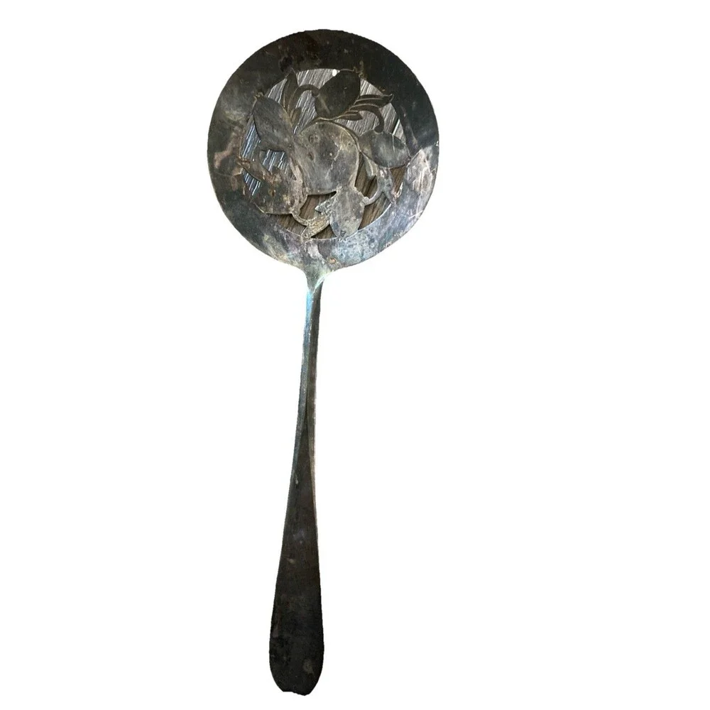 INTERNATIONAL SILVER Silverplate~Elegant Slotted 6